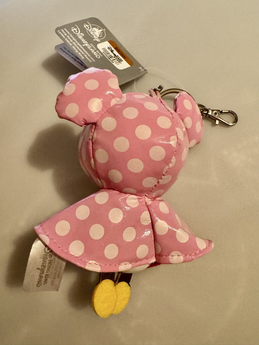 Disney Portachiavi: Minnie Mouse in Raincoat Plush Keychain – Nuovo e nell'imballaggio originale da Brugg AG venduto da Winter789 1