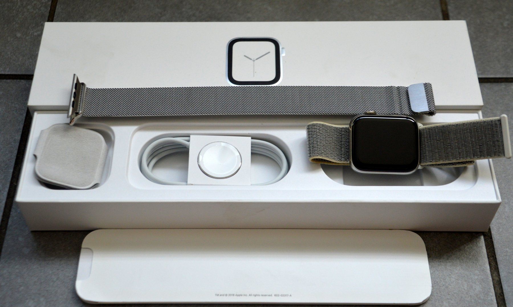 Apple Smartwatch: APPLE Watch Series 4 44 mm – Defekt aus Collonges von arashee