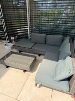 Gartenlounge Rattan grau mit Tisch super Zustand, Roggwil