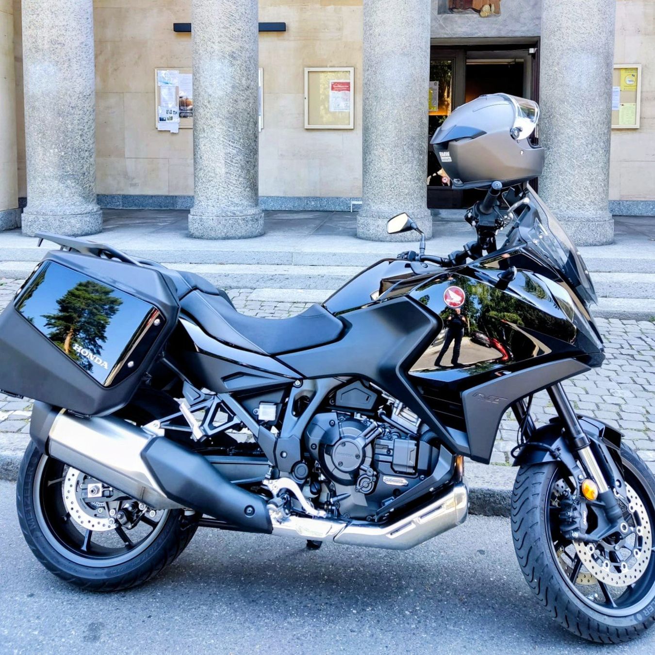 Honda Touring: Honda NT 1100 – Usato da PETIT-LANCY venduto da DABISALEH 1