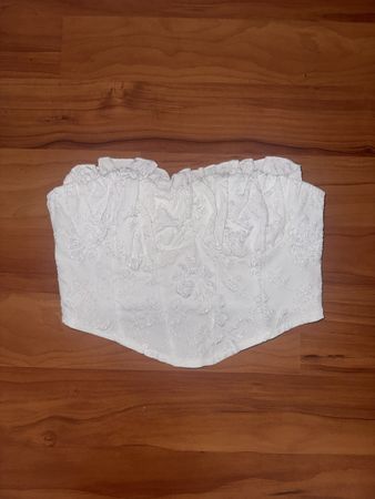 Corsage weiss bestickt mit Rüschen Grösse M neuwertig