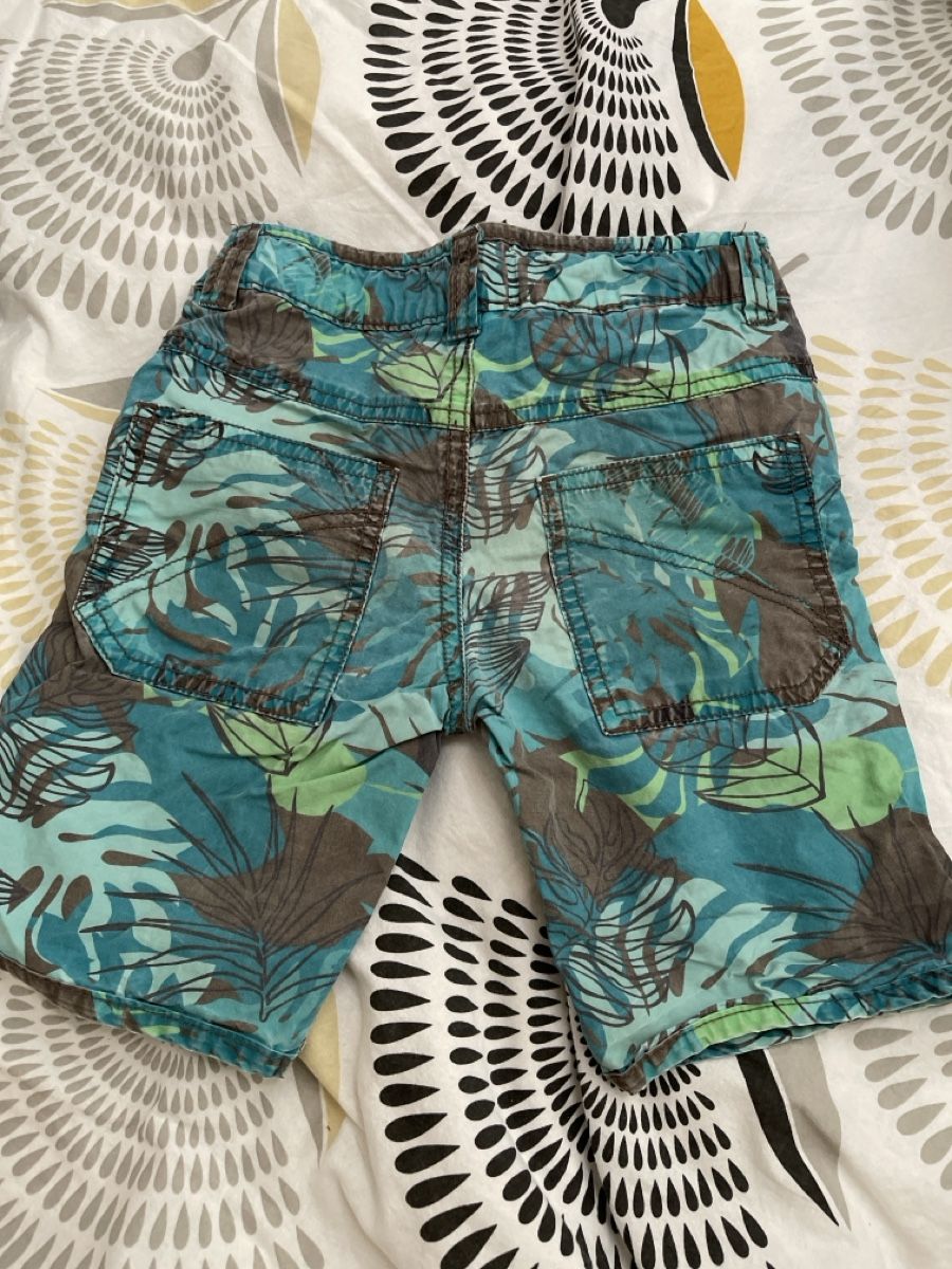 Pantaloni: Short enfant 5 ans  – Usato da MARLY venduto da Aislee05 2