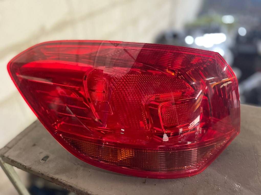 Tutti pezzi di ricambio auto: Stopplicht Astra J  – Usato da Udligenswil venduto da Sch2s 1