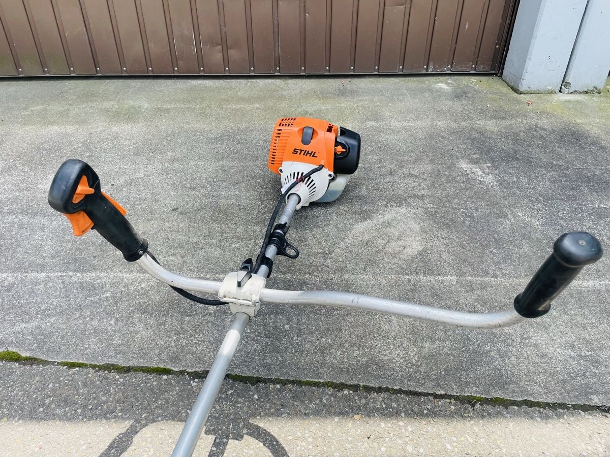 Stihl Tutti gli attrezzi: Rasentrimmer Stihl KM 130R – Usato da Würenlos venduto da Shop_Shop 2