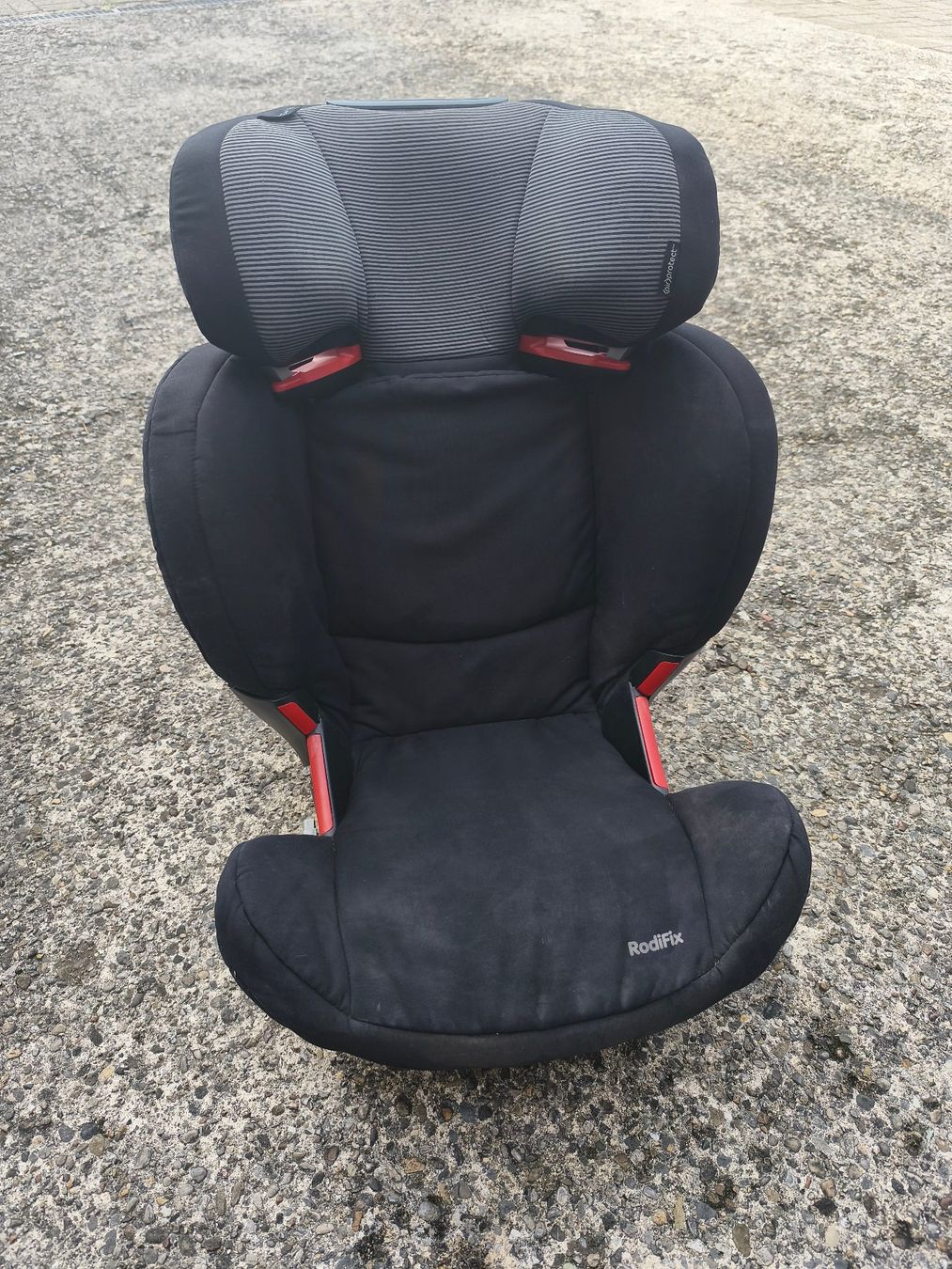 Maxi-Cosi Sièges auto: Kinderautositz Maxicosi Roadfix – D'occasion à Bettwiesen par brisan