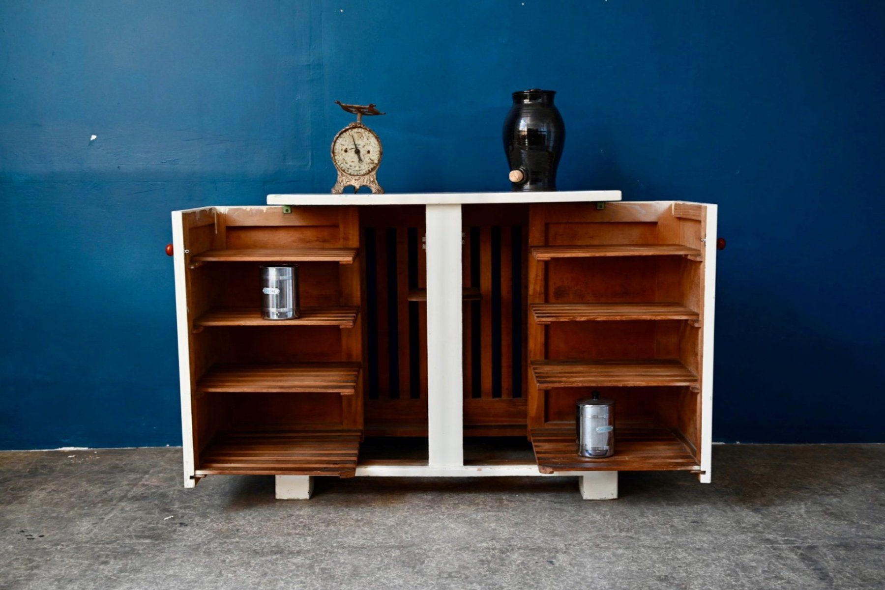 Buffets: Commode rétro à clayettes Art Déco bois peint – D'occasion à COLMAR par Sophiebellelurette 2
