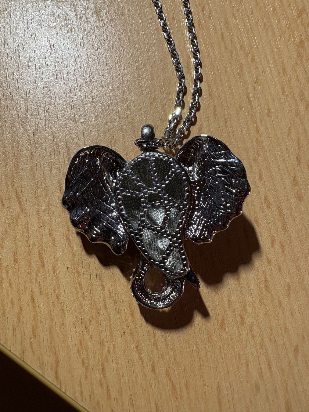 Pendentifs: Modeschmuck Elefant – D'occasion à Teufen AR par python03 4