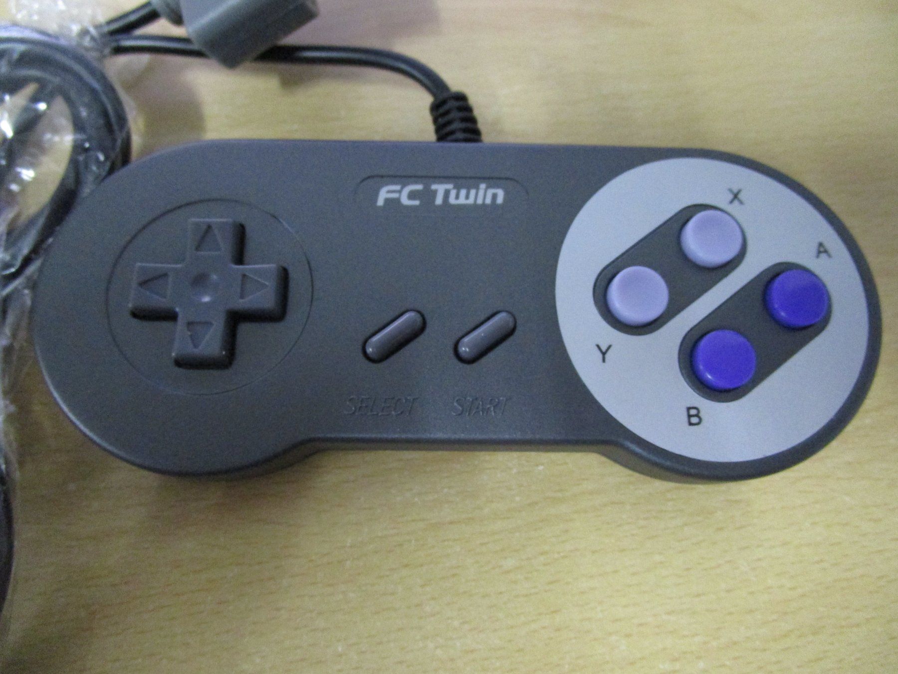 Controller: Super Nintendo Controller schwarz - SNES Pad Joypad Neu – Nuovo (secondo la descrizione) da Goldau venduto da agestuffer 1
