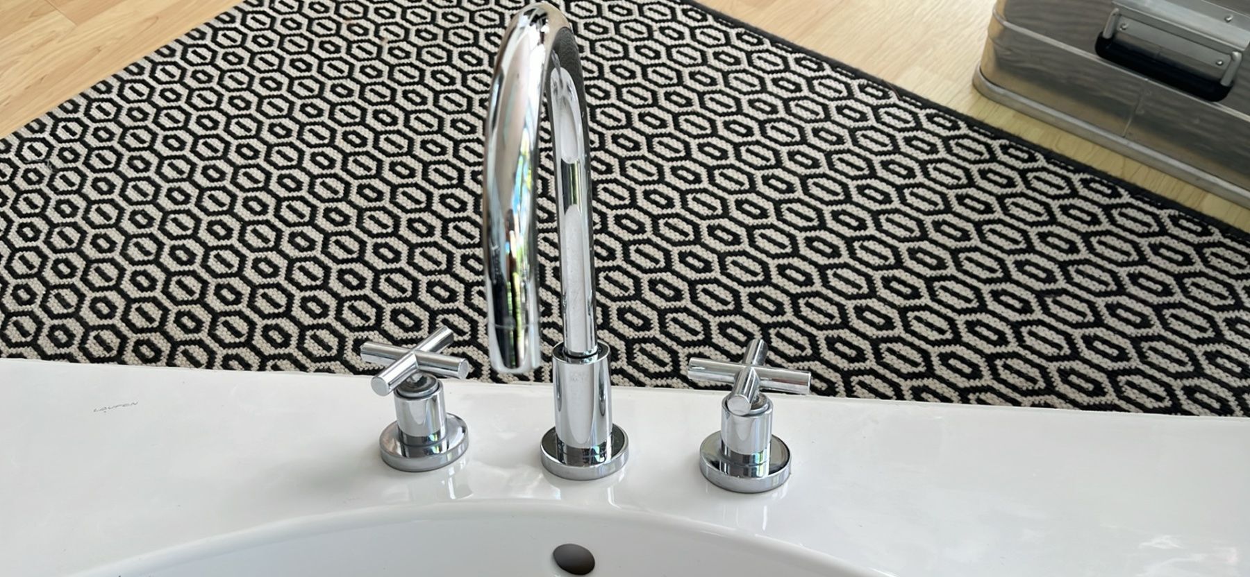 Eviers & lavabos: Lavabo mit Armaturen – D'occasion à Walperswil par Meier124 1