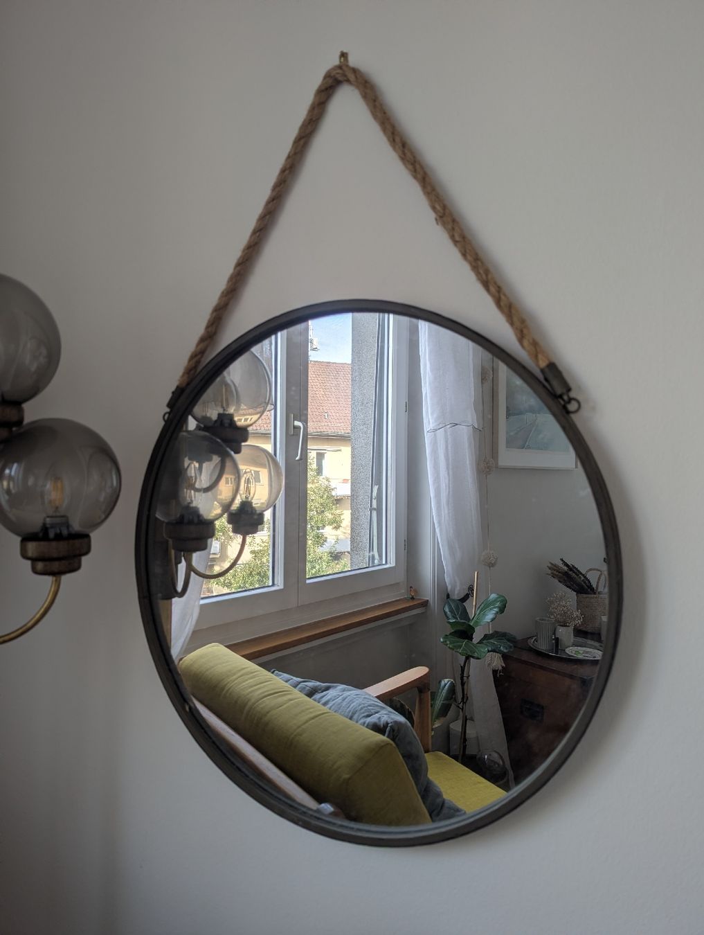 Specchi: Round wall mirror with rope hanger – Nuovo (secondo la descrizione) da Zürich venduto da acc_m6jp 1