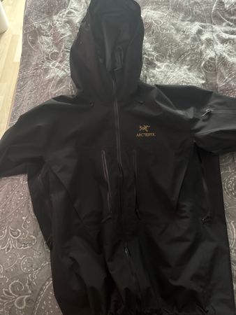 Arc’teryx Alpha SV 24K Gold Gore-Tex XL – heute abholbar