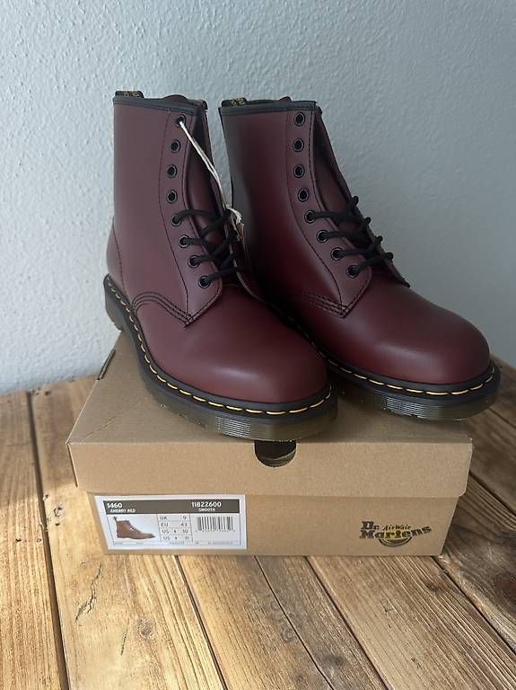 Scarpe da uomo: Dr. Martens 1460 "Cherry Red" EU 43,  Neu & OVP – Usato da Uttigen venduto da Masaniev