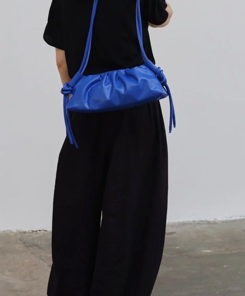 Sacs femmes: Ölend Dumpling Handtasche blau neu – Neuf avec emballage d'origine à Fislisbach par joe_w6sd 1