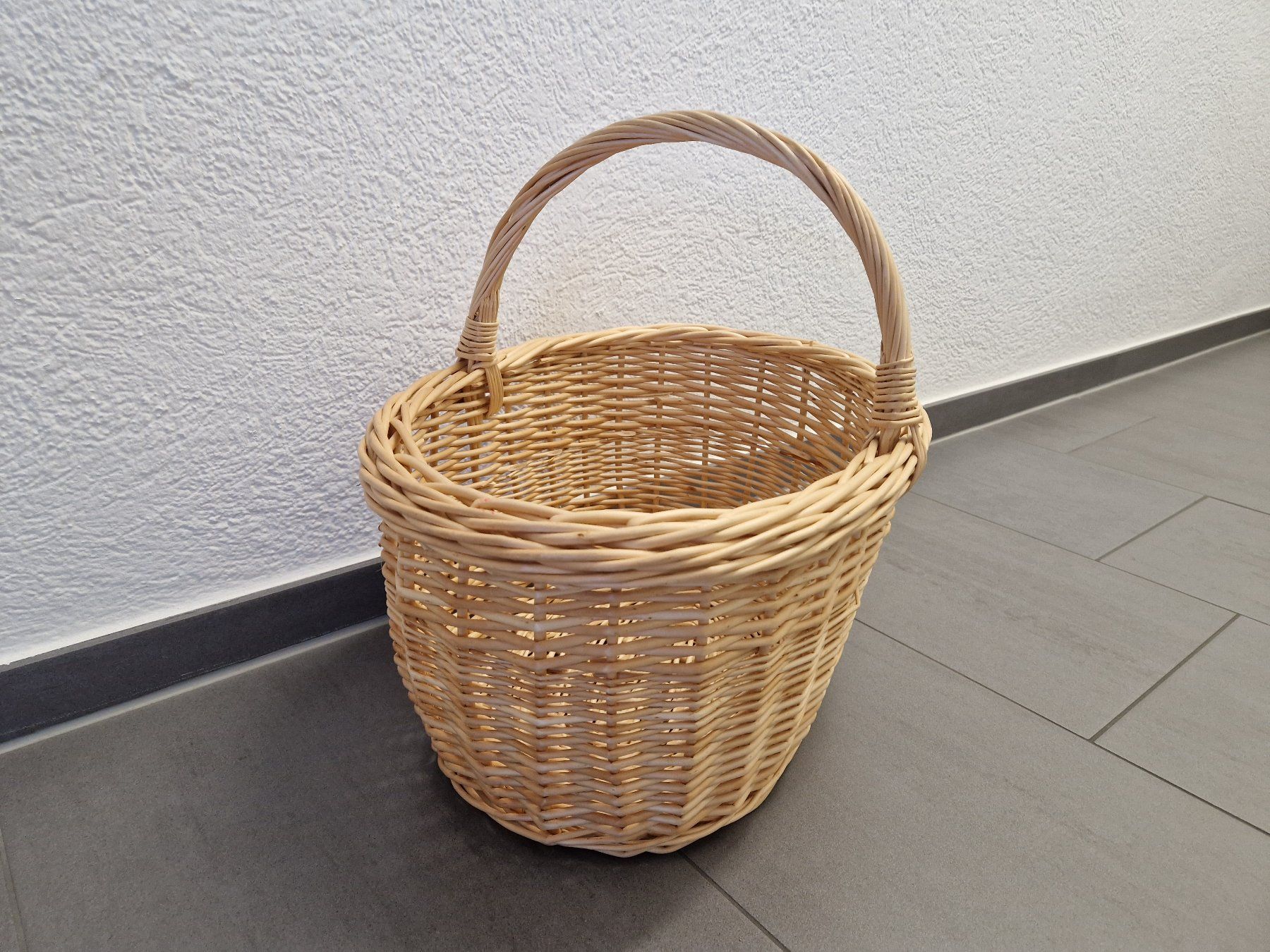 Accessori: Holzkorb mit Henkel – Usato da Zürich venduto da Bluemex 2