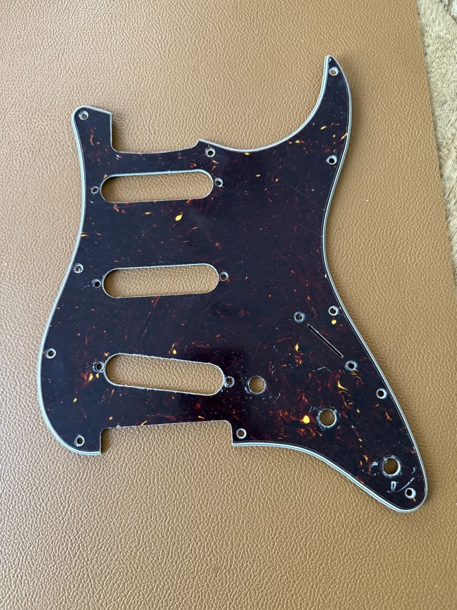 Fender Musikinstrumente: Fender Pickguard – Neu (gemäss Beschreibung) aus Wetzikon ZH von kiw_vj86