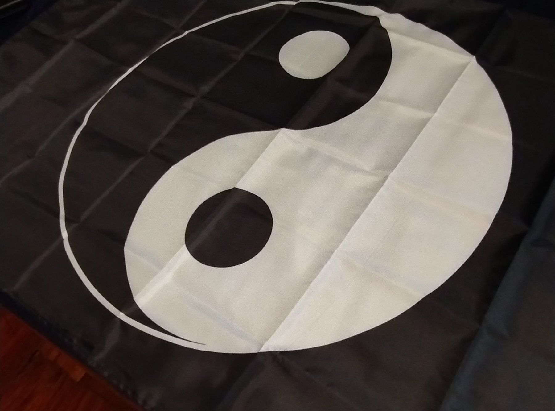 Bandiere: Yin Yang Tai Chi Flagge - Drapeau mexicain 90 x 150 cm – Nuovo e nell'imballaggio originale da Bussigny venduto da NATURALO 3