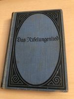Antikes Buch, "Das Nibelungenlied" in altdeutscher Schrift