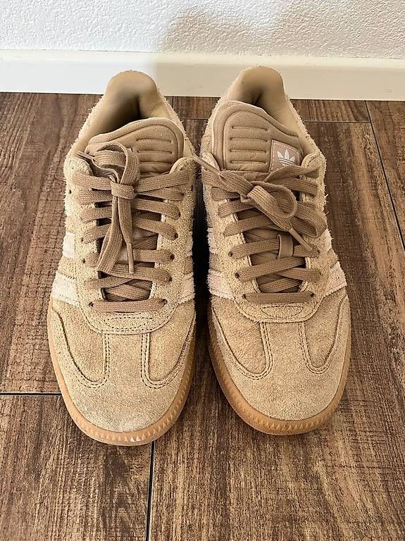 Scarpe da uomo: adidas samba 40 2/3 – Usato da Winterthur venduto da Hopesfall 1