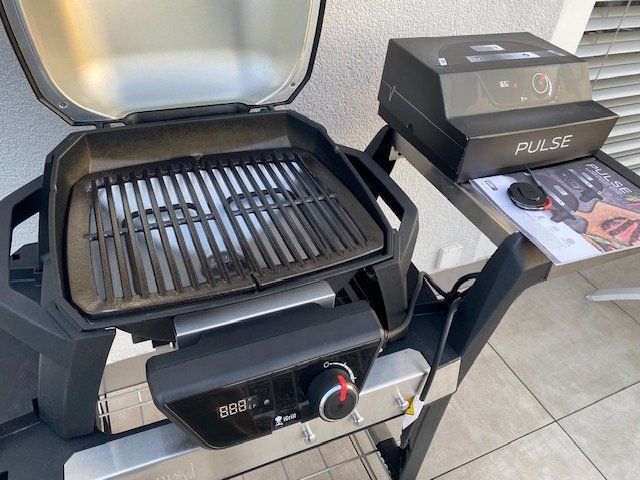 Weber Griglie: Weber Pulse 1000 Elektrogrill mit Rollwagen – Usato da Niederhasli venduto da Tigerproduct 5