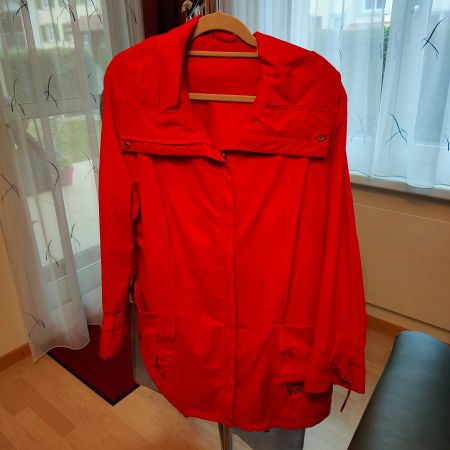 Sempre piu Übergangsjacke mit Kapuze Gr. 42/44 neu Fr. 25.-
