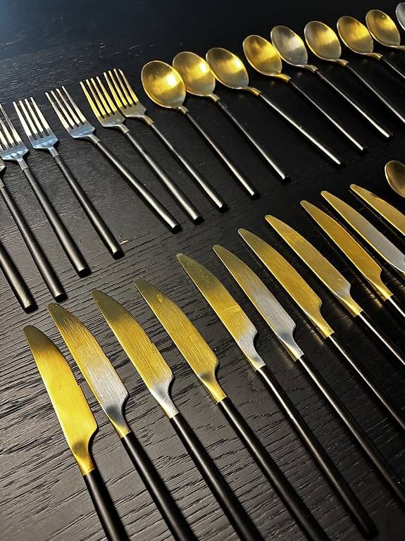 Couverts: Besteck gold/schwarz – D'occasion à Zürich par letssellit 1