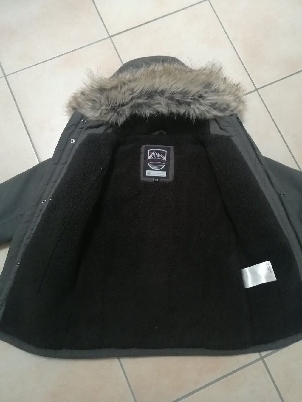C&A Jacken & Mäntel: Winterjacke Gr. 122-128 – Gebraucht aus Henau von AXAA 3