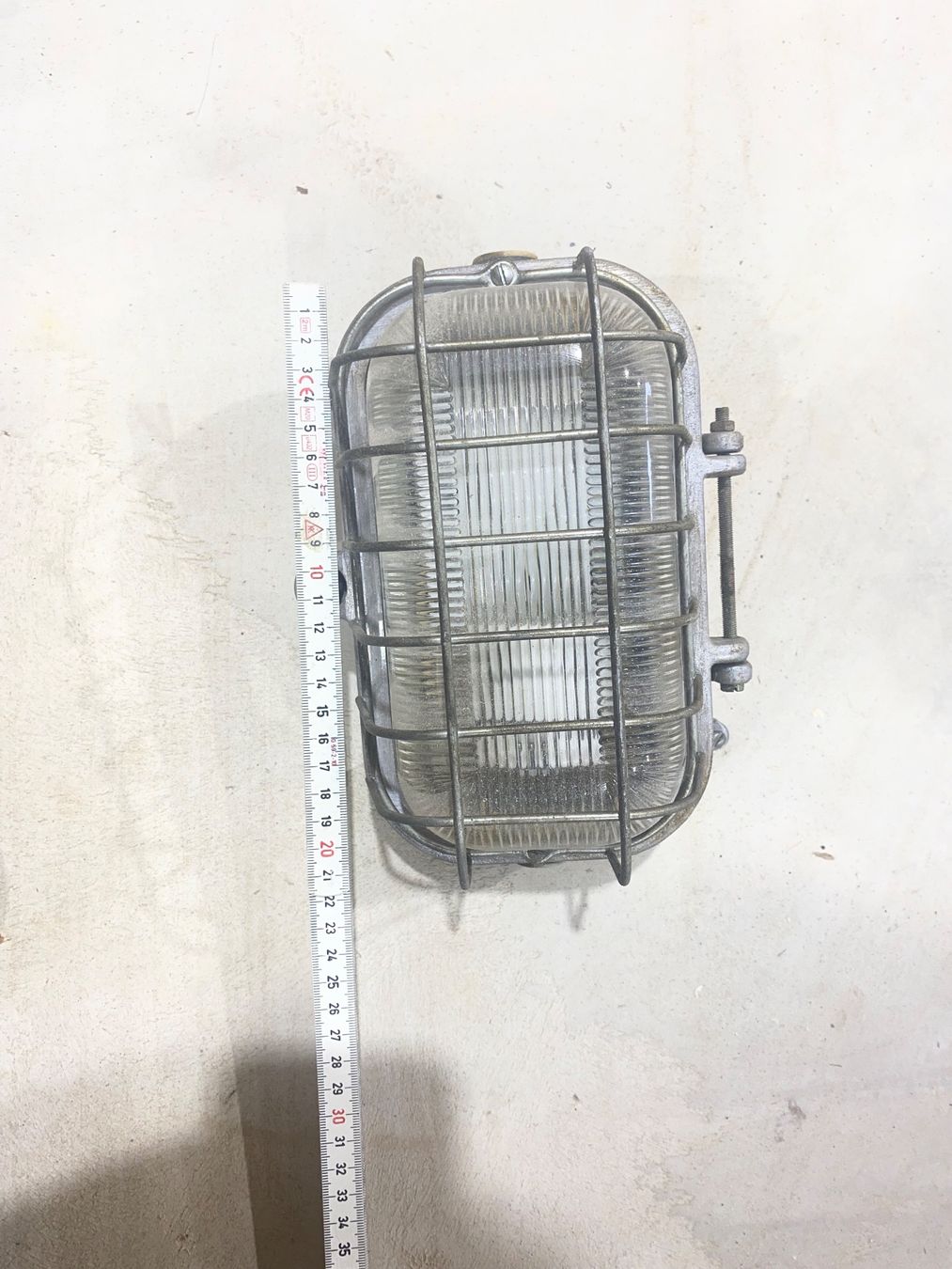 Lampade: Industrielampe Schutzkorb Metall – Difettoso da Dozwil venduto da Bach_4 1