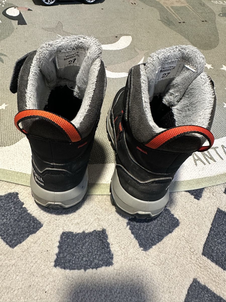 Decathlon Scarpe per ragazzi: Kinder Winterstiefel 27 – Usato da Zermatt venduto da katytesunshine 1