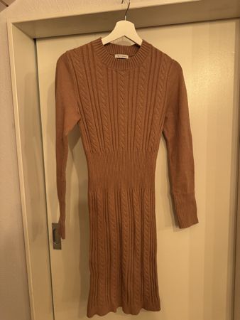 Motivi Dress, size M, light brown cable knit, fall style