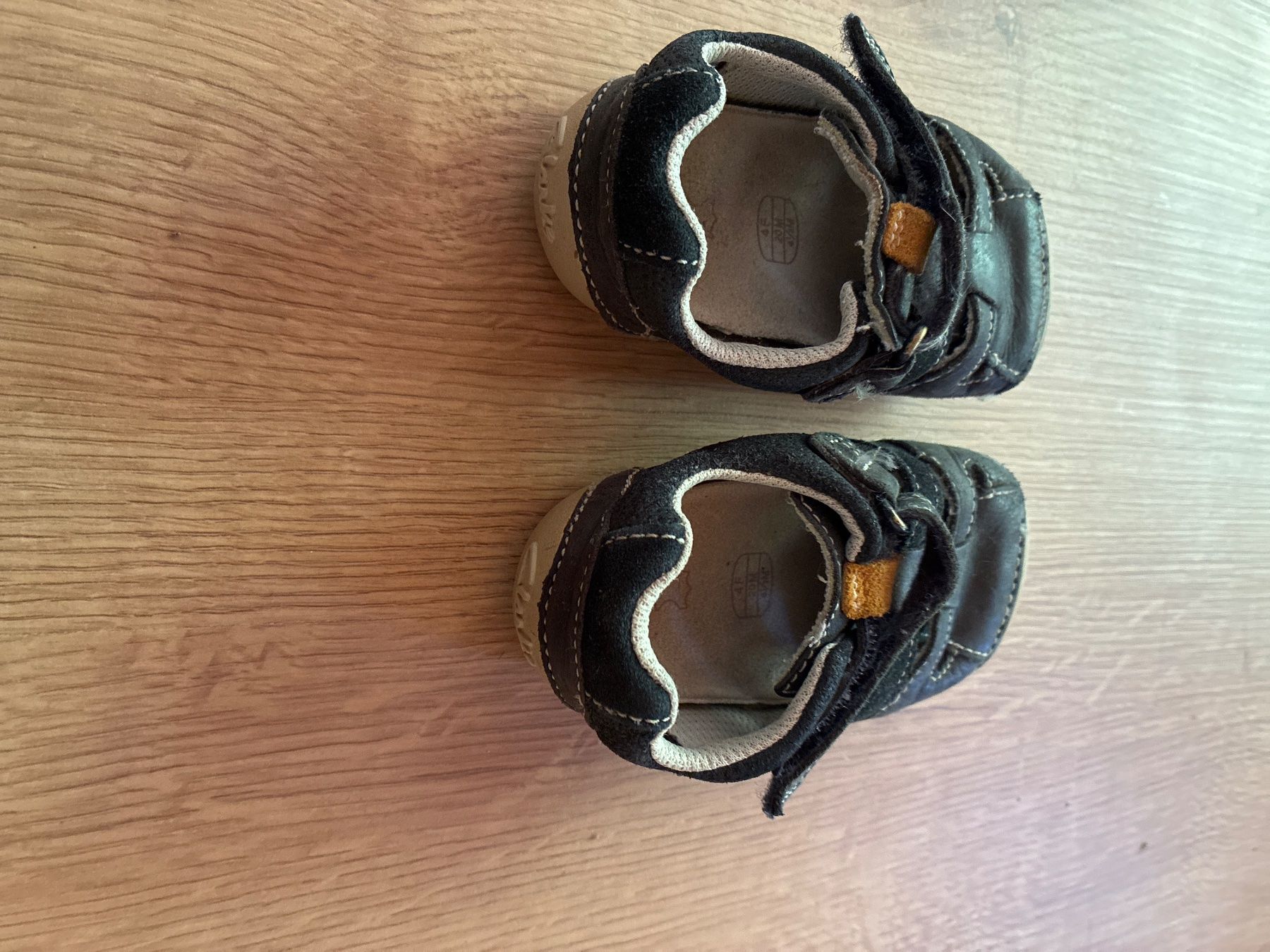 Scarpe per ragazzi: Sandalen Clarks First Shoe, Grösse 20 – Usato da Eggenwil venduto da mic_b5l2 1