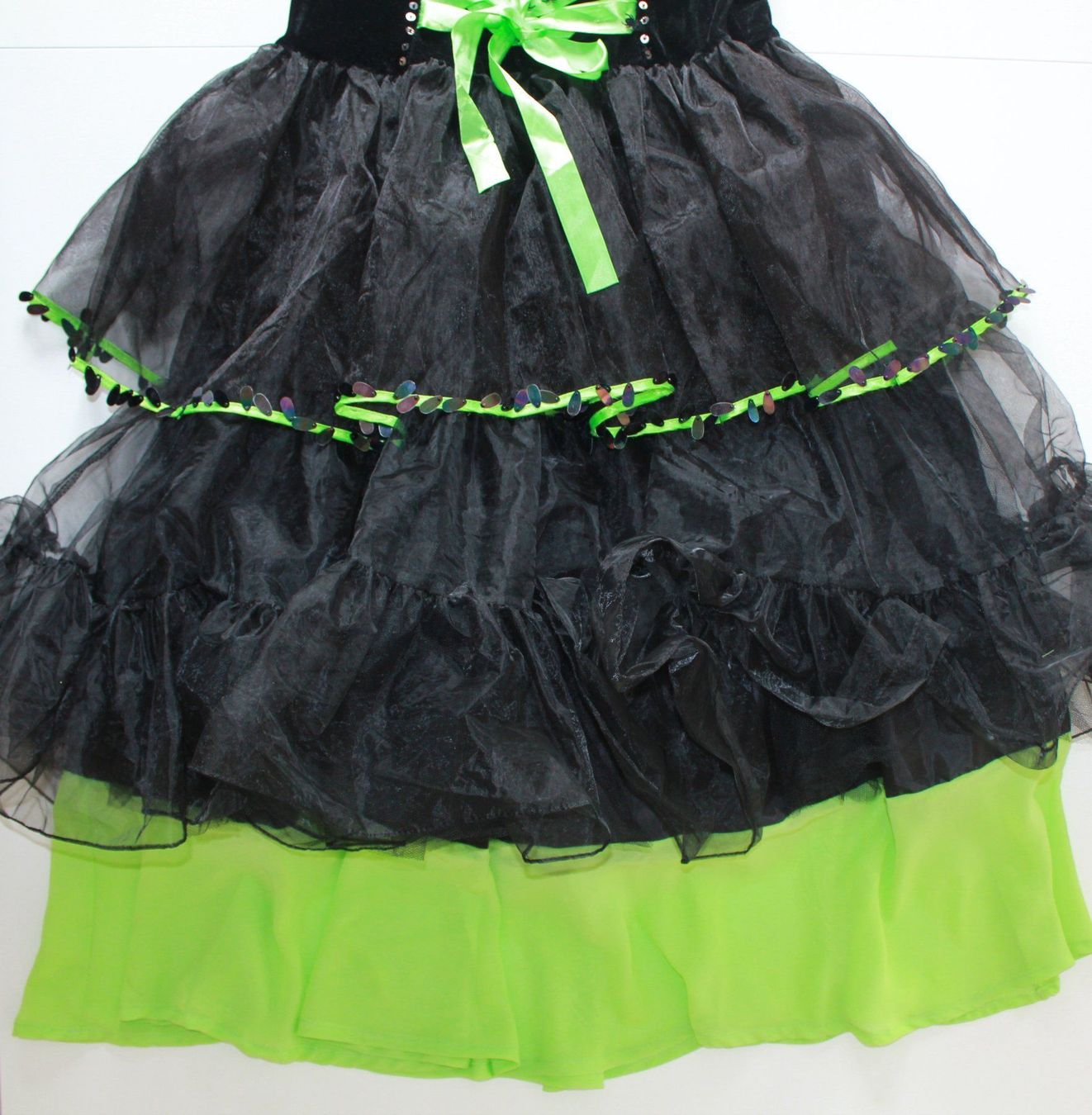 Costumi: Costume sorcière / Hexe t. M – Usato da Peseux venduto da CoolShoping 4