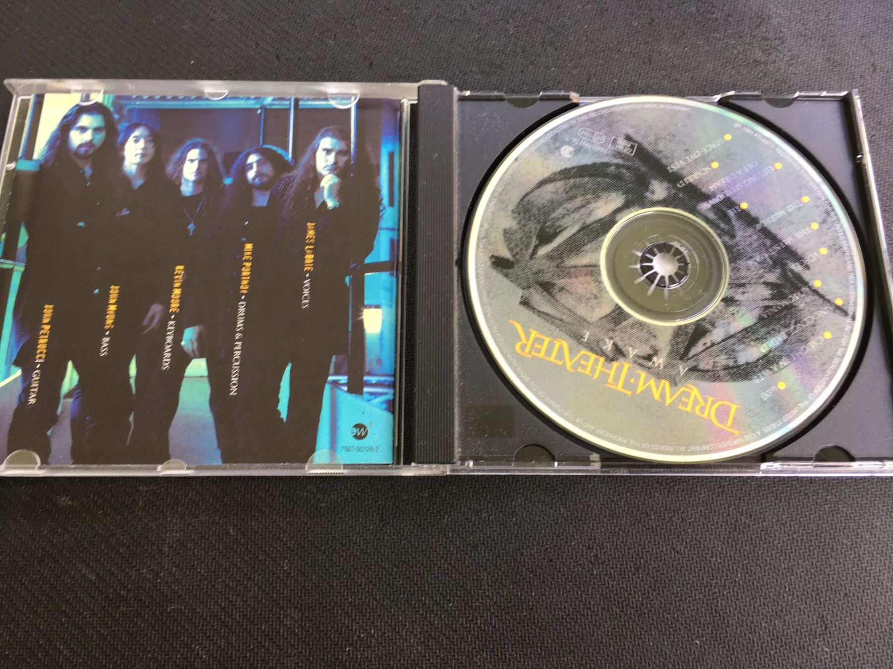 CDs: Dream Theater - Awake -CD- – D'occasion à St.Gallen par MedienJoe 1
