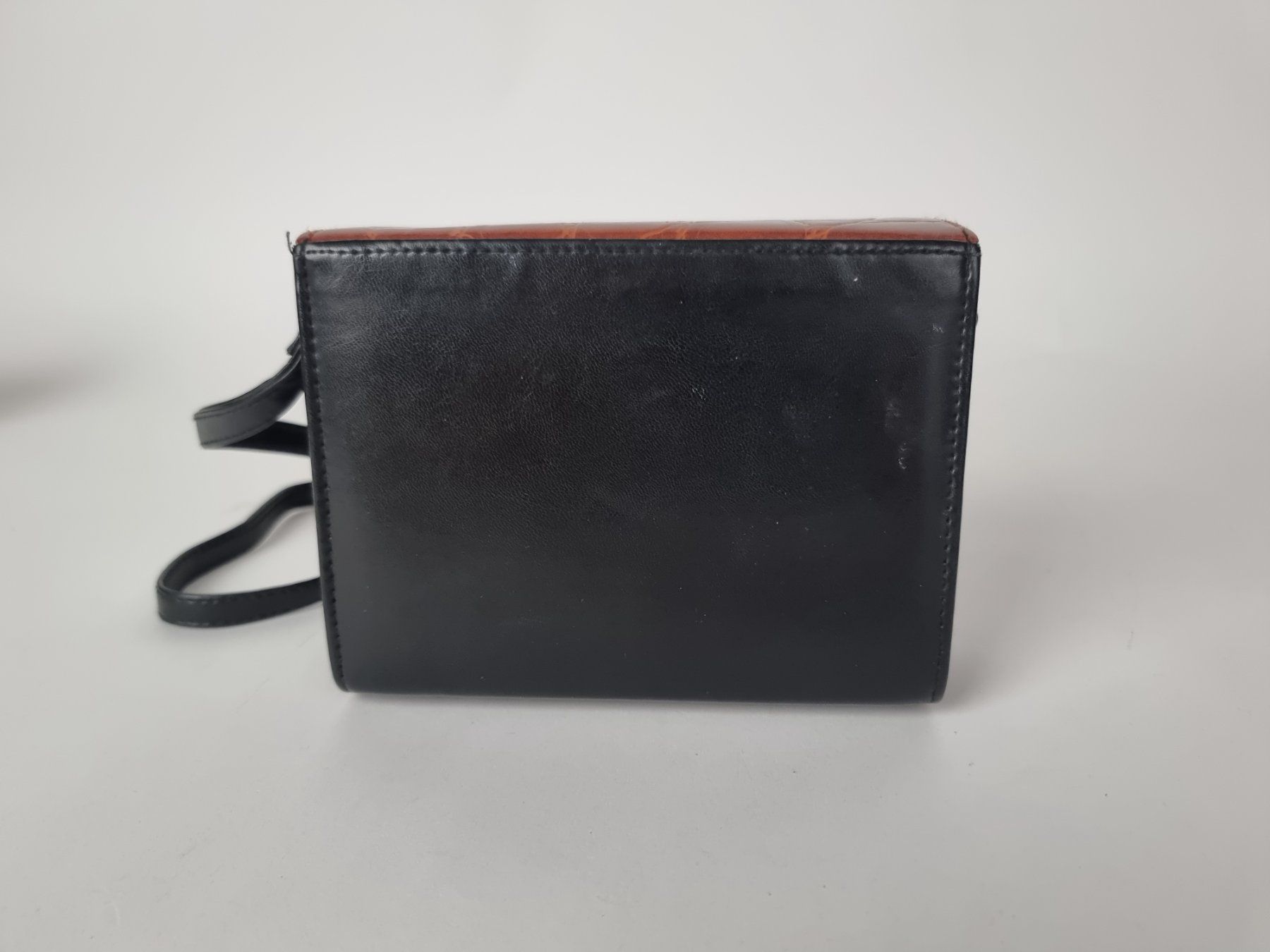 Borse da donna: Kleine Tasche – Usato da Urtenen-Schönbühl venduto da Restwert_Schoenbuehl 4