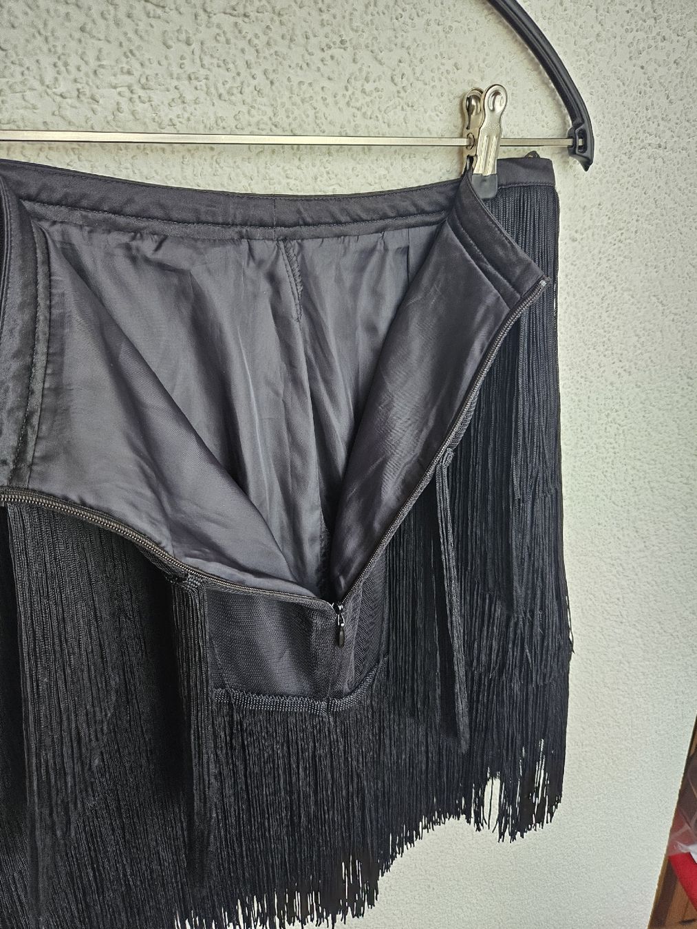 Zara Jupes: Schwarzer Fransenrock von Zara Basic, Grösse S – D'occasion à Staffelbach par Frisco77 4