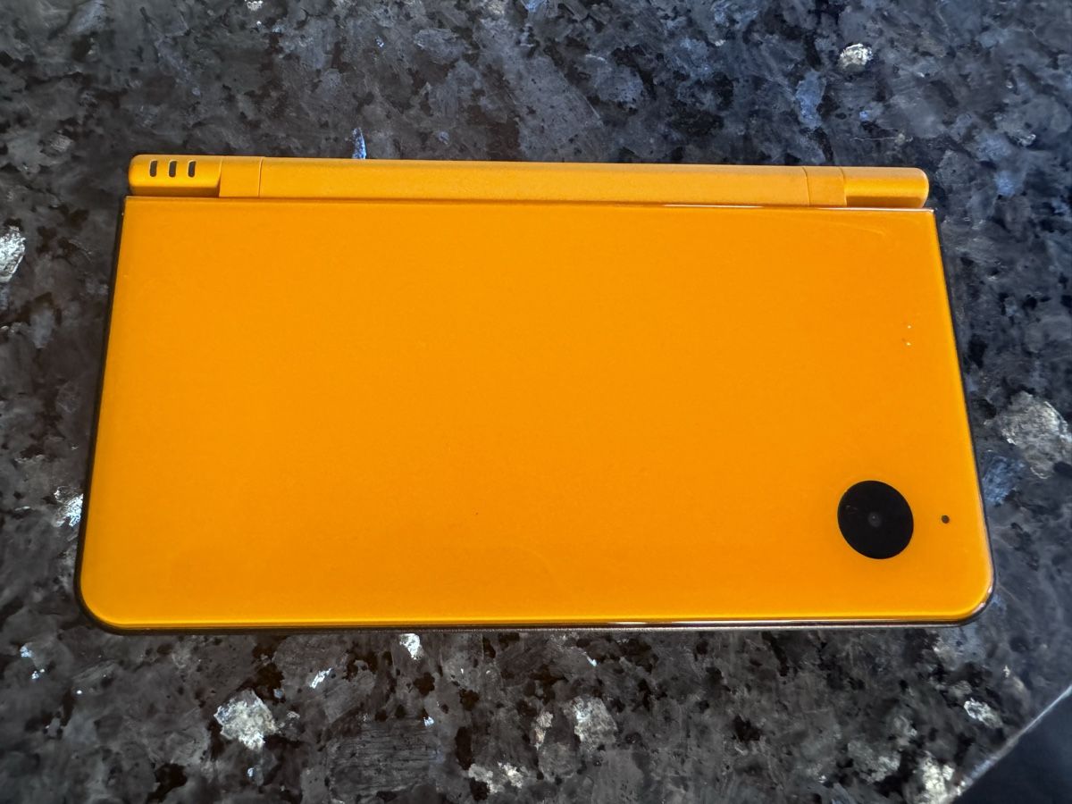 Nintendo Konsolen: Nintendo DSi XL gelb – Gebraucht aus Spiez von  1