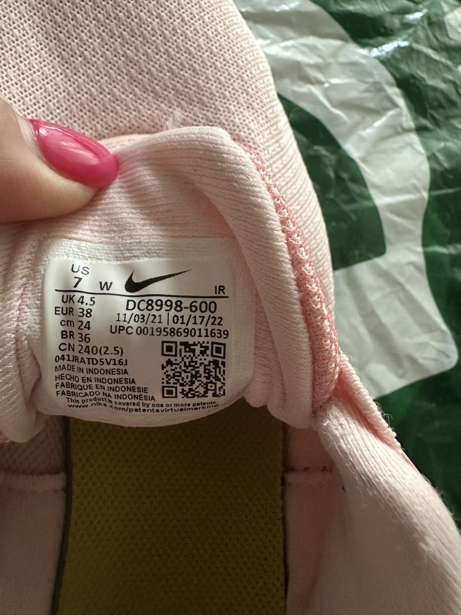 Chaussures filles: Nike Turnschuhe, Gr.38, hellrosa – D'occasion à Neuenhof par prada010 5