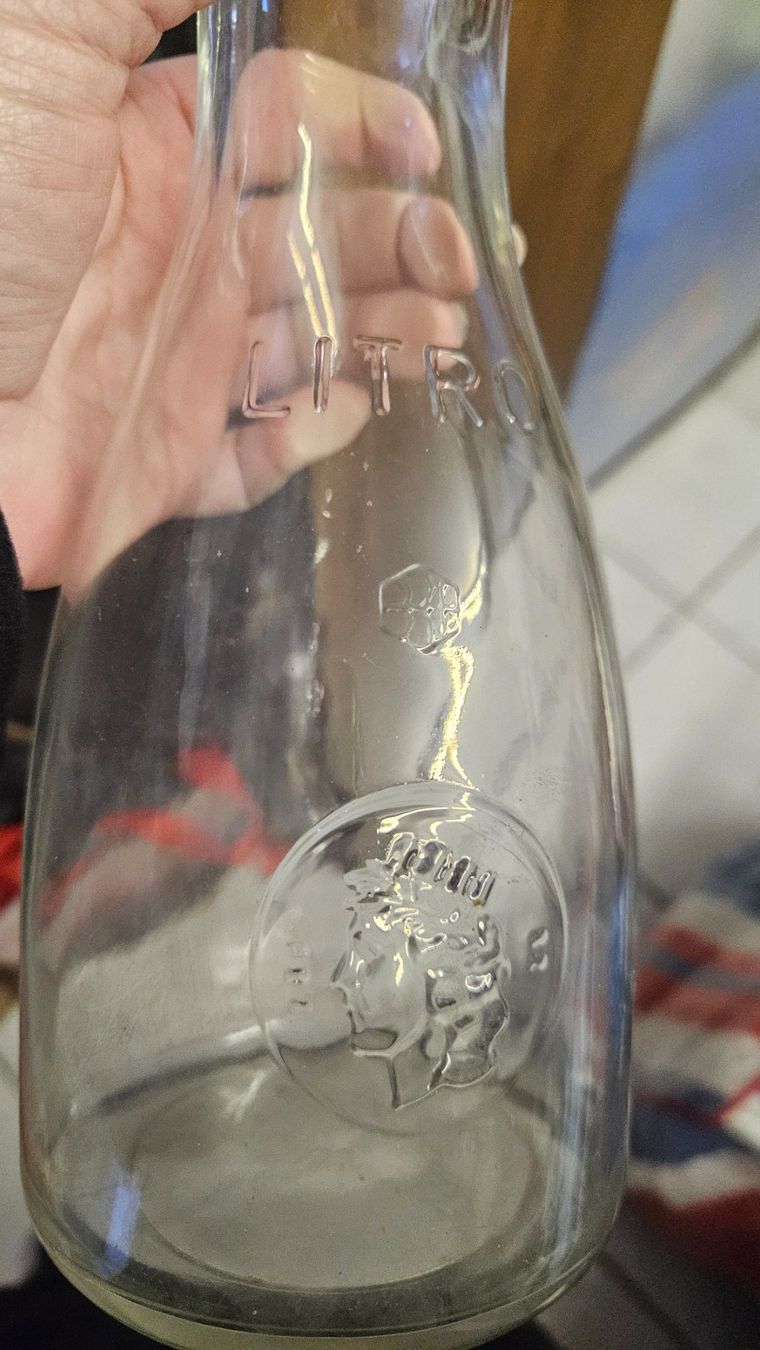 Caraffe: Caraffa di vetro trasparente – Usato da Melano venduto da H-Sara 3