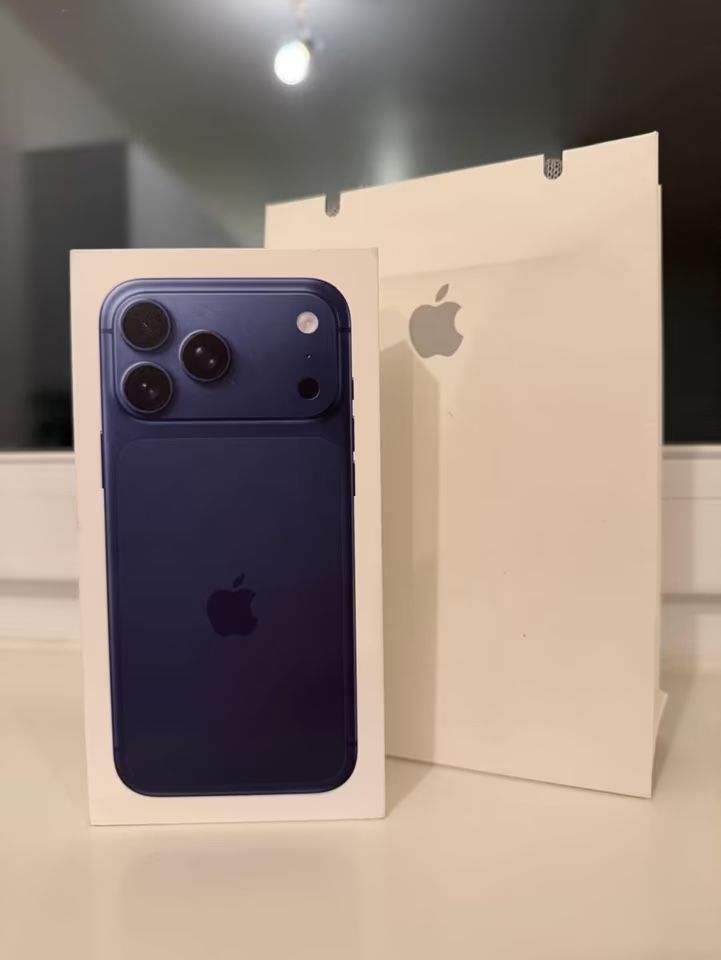 Apple Portables: Apple iPhone 17 Pro Deep Blue originalverpackt! – Neuf avec emballage d'origine à Mümliswil par og12