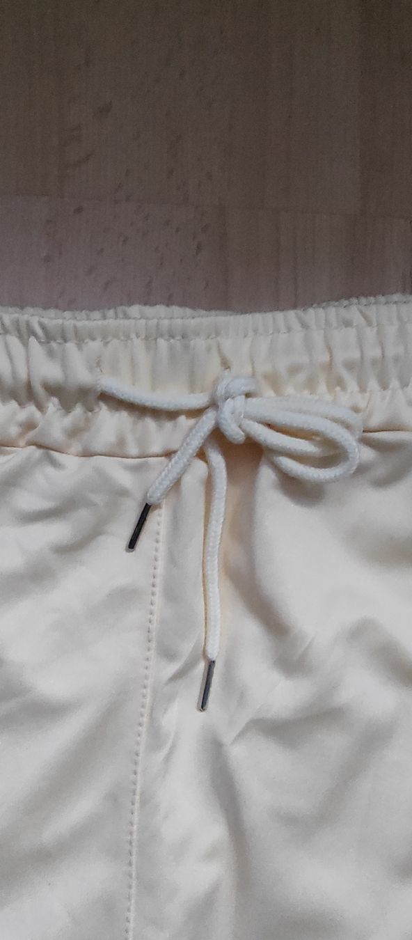 Pantaloni: Shorts – Nuovo (secondo la descrizione) da Grenchen venduto da car_qq2t 1