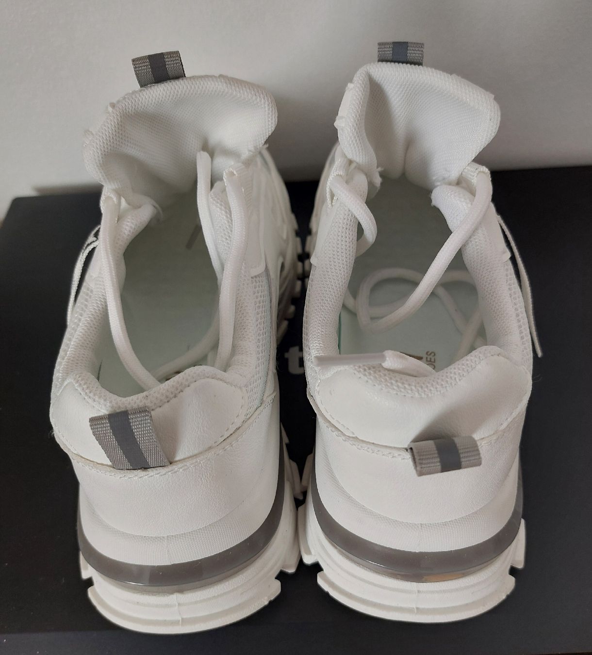 Scarpe da uomo: Neue Trend Sneaker Gr.37 (38) – Nuovo (secondo la descrizione) da Balsthal venduto da Trendline55 3