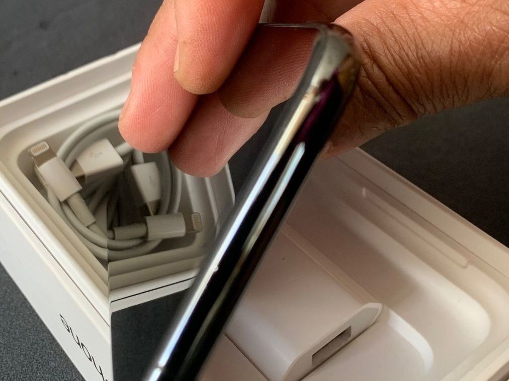 Apple Telefoni cellulari / Smartphones: iPhone 11 Pro – Usato da Villars-sur-Glâne venduto da jacs01 6