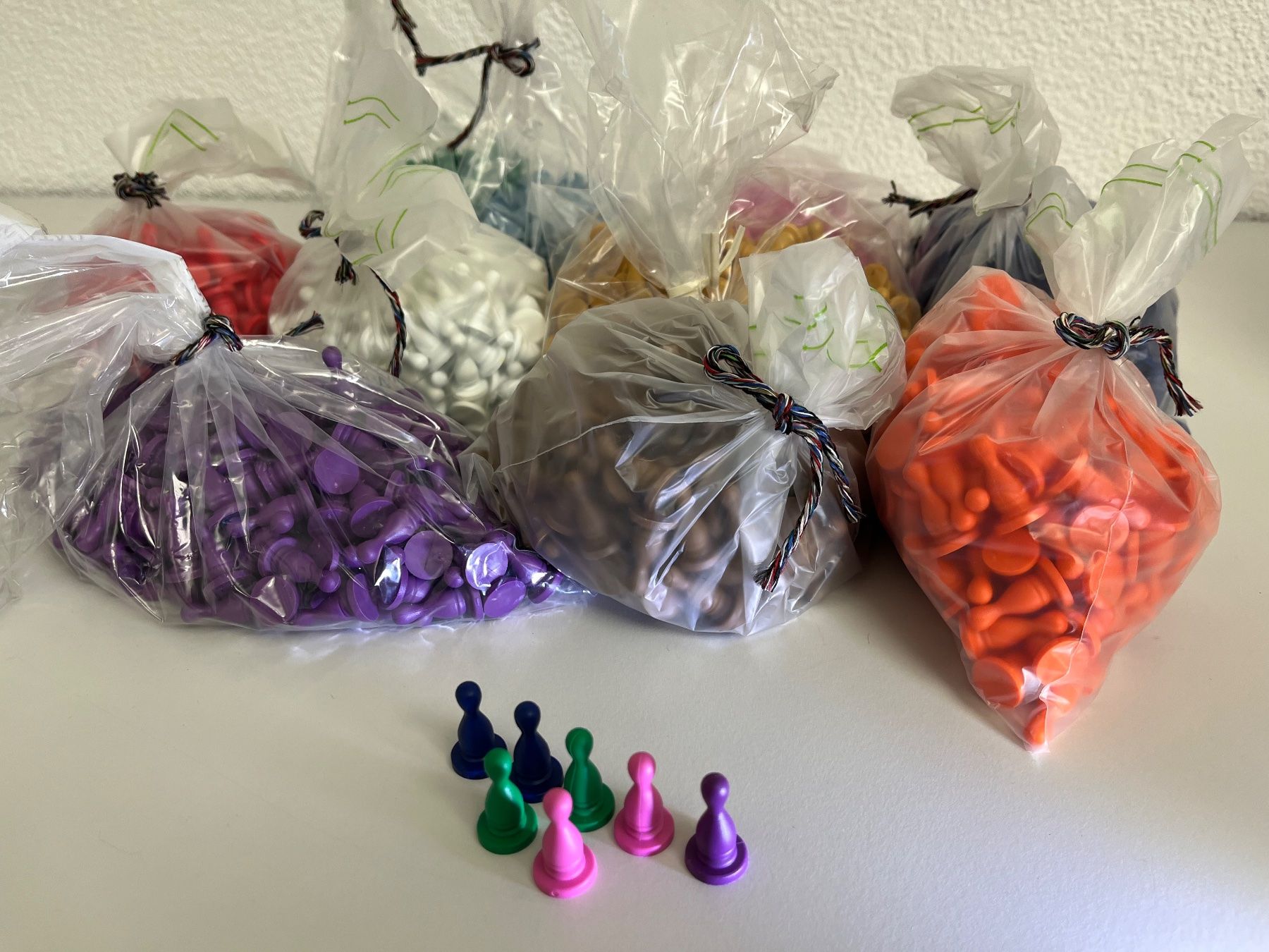 Giocattoli: Halmasteine, 10 Farben, pro Farbe ca 250 gr – Usato da Zollikofen venduto da pico27 1