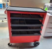 Werkzeugwagen abschliessbar