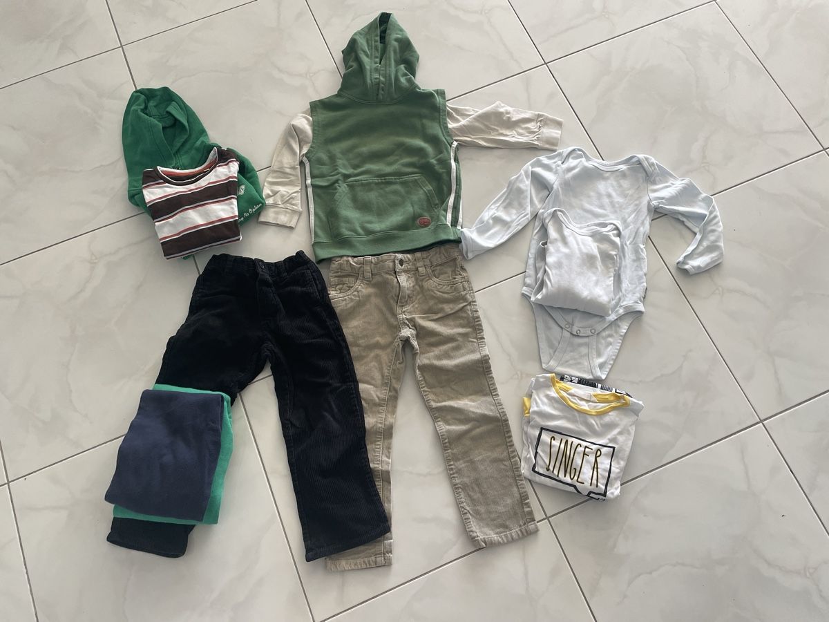 Lotti & Set di vestiti: Kleider Set Gr 104 – Usato da Kriens venduto da boramisch