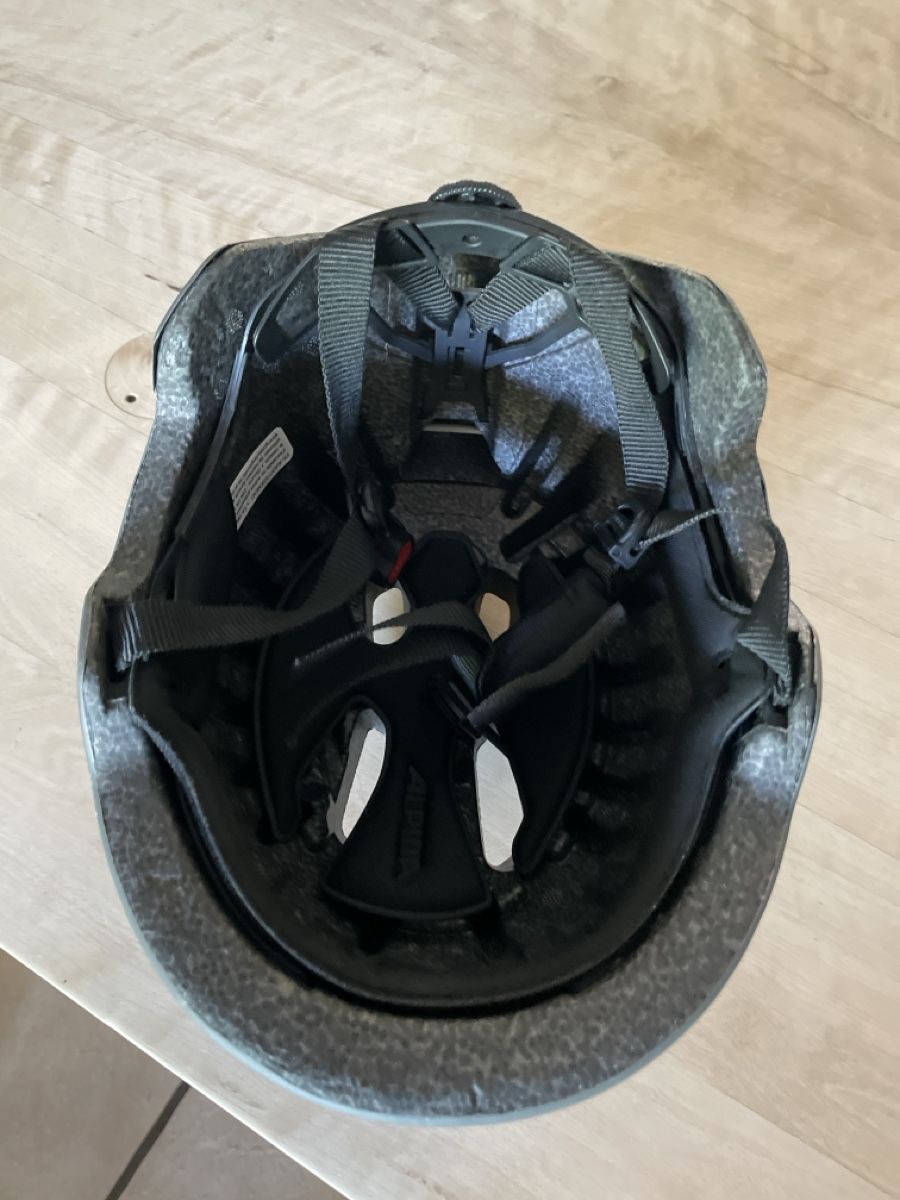 Alpina Caschi: Velohelm Alpina Grösse 53-57 – Usato da Muttenz venduto da Fertal 1
