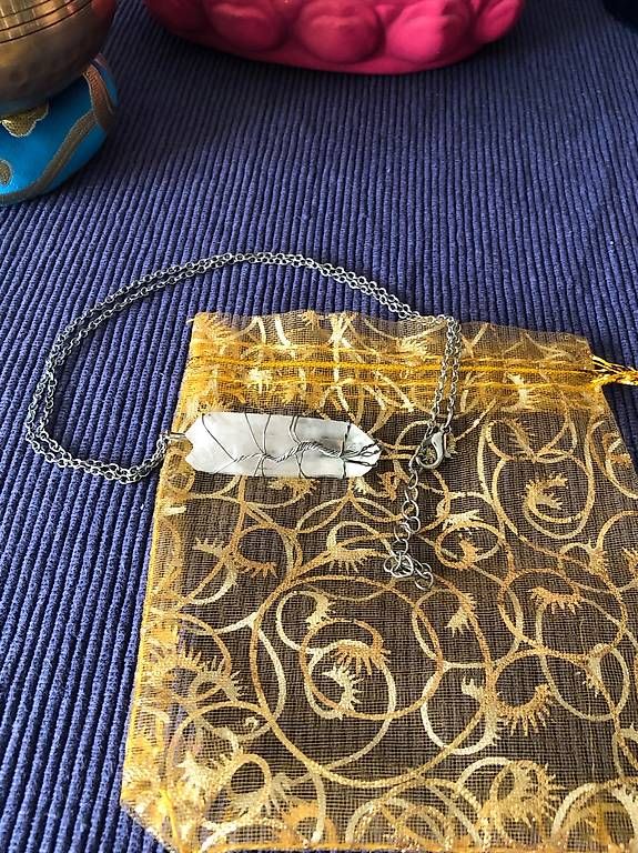 Pendentifs: Collier avec pendentif cristal de roche brut – D'occasion à Fribourg par zor_x7db 2