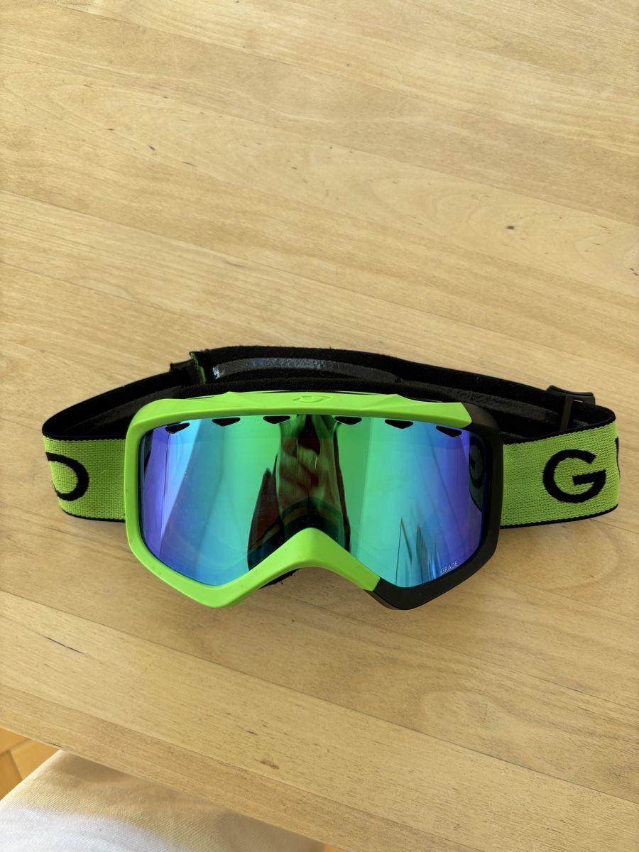 Giro Occhiali & Lenti: Skibrille Giro Kinder  – Usato da Bern venduto da felenas