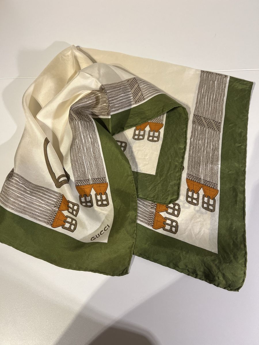 Gucci Foulards, Tücher & Schals: Foulard Gucci, vintage – Gebraucht aus St-Pierre-Clages von ste_xk6p