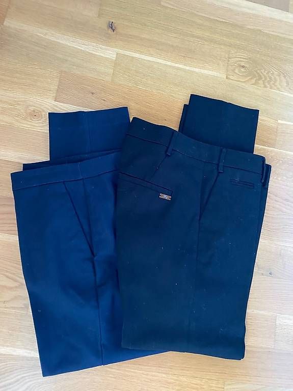 Pantalons: Hosen elegant / stretch – D'occasion à Rothenburg par Mata