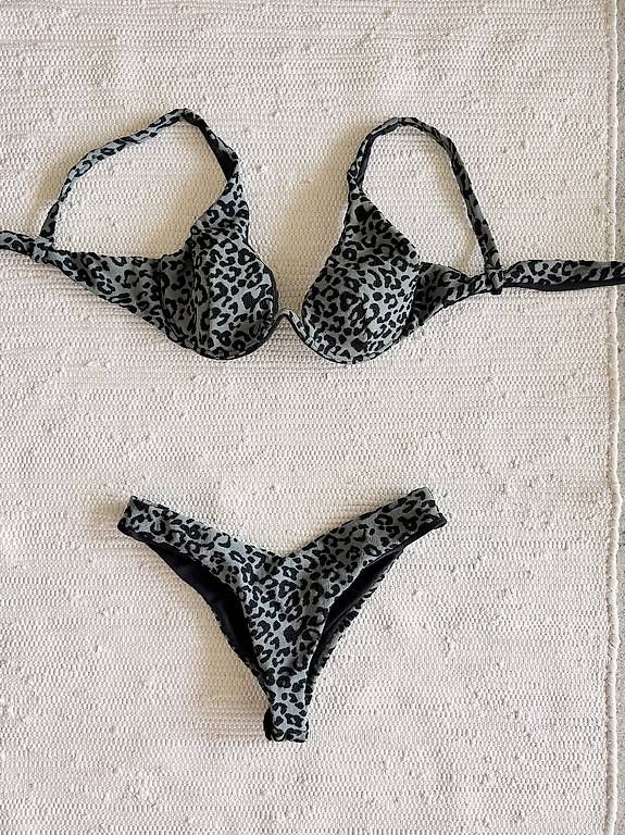 Costumi da bagno & Bikini: Bikinis Badeanzug zu diversen Preisen – Usato da Zug venduto da julialbi 1